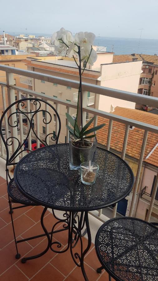 Dimora Brezza Di Mare Apartment Termoli Bagian luar foto