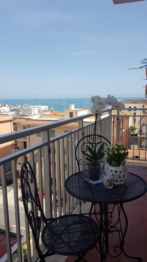 Dimora Brezza Di Mare Apartment Termoli Bagian luar foto
