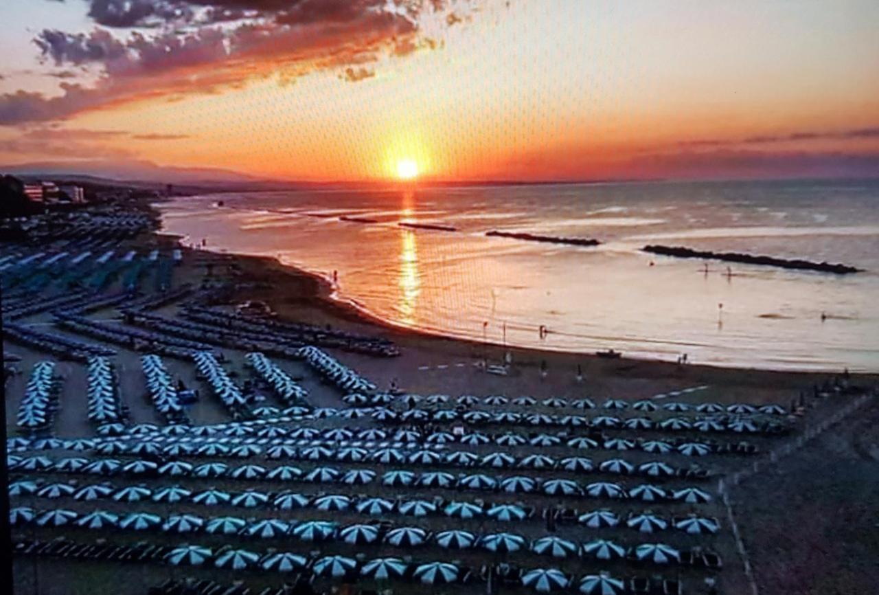 Dimora Brezza Di Mare Apartment Termoli Bagian luar foto